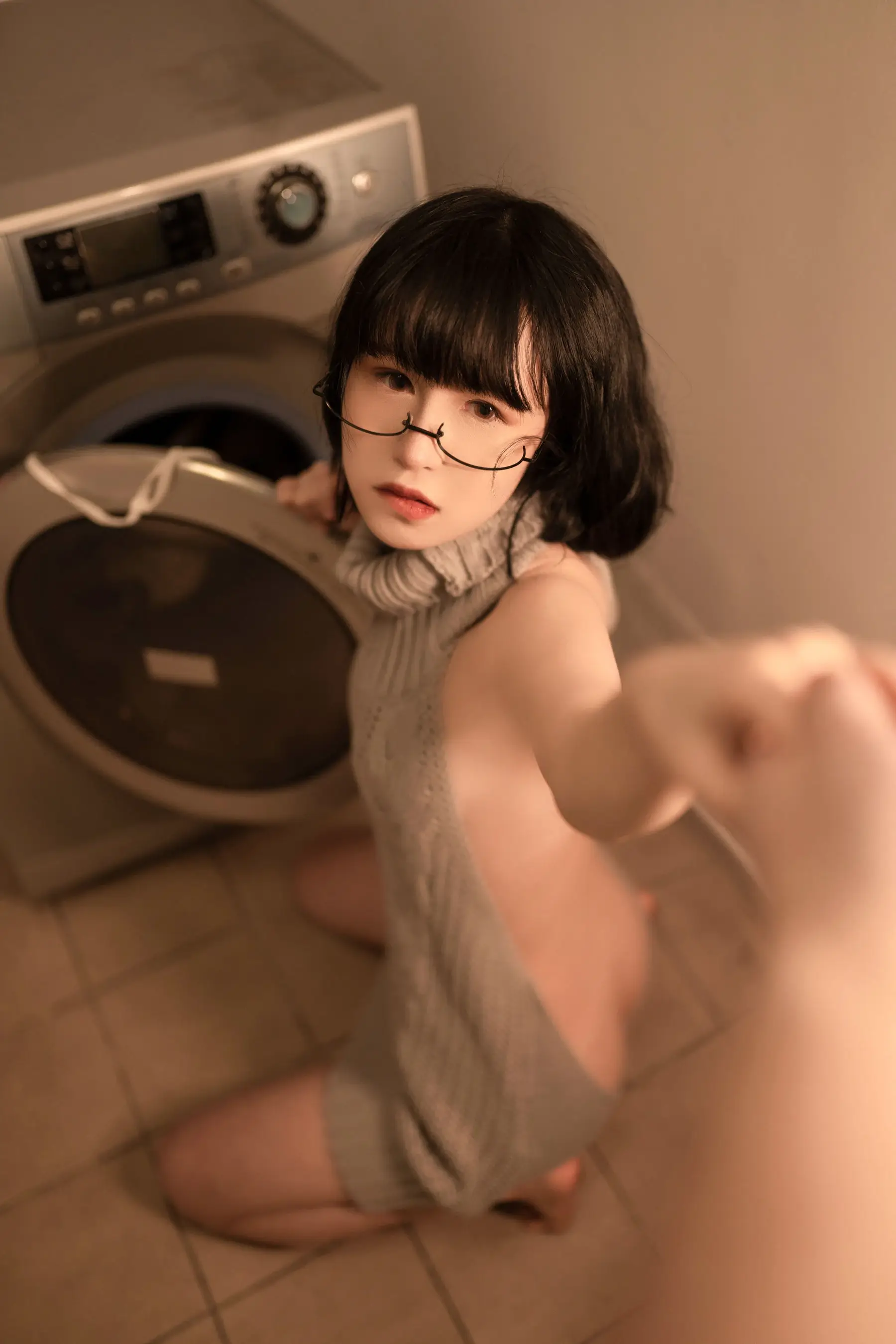 美少女晕崽 – 维修洗衣机|图集秀
